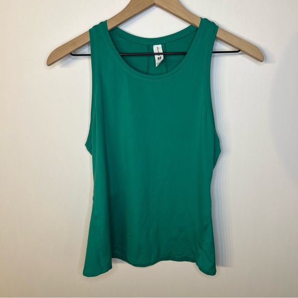 *Worn Once* All In Motion Green 2 Piece Set, Small Tank, Medium Skort - Picture 3 of 16